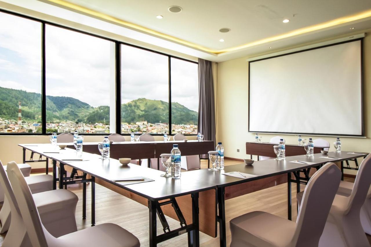 Parkside Gayo Petro Hotel Takengon Екстер'єр фото